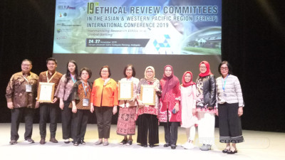 Penerimaan Sertifikat Internasional Rekognisi yg ke dua Kepada REKTOR UPNVJ