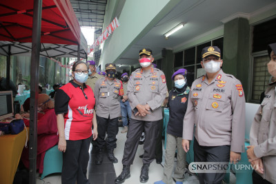 Vaksinasi Kedua Bersama Polda Metro Jaya Berjalan Lancar, Rektor: Dukungan Untuk Pemerintah