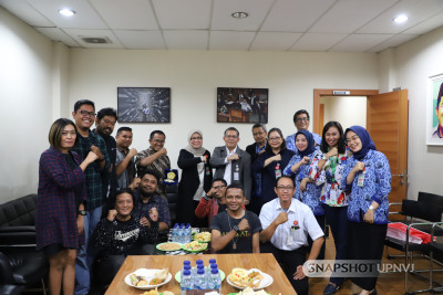 Rektor dan Tim Humas UPNVJ Lakukan Media Visit ke Akurat.co